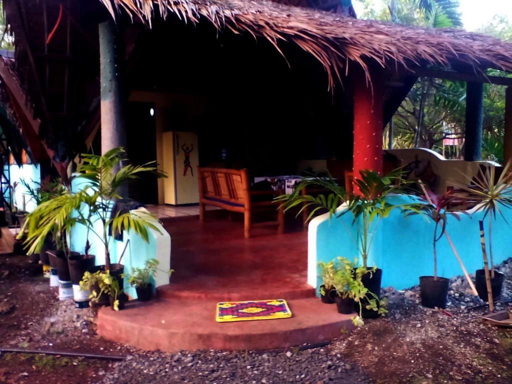 Lennon'S Place Backpacker Hostel Panglao Exterior foto